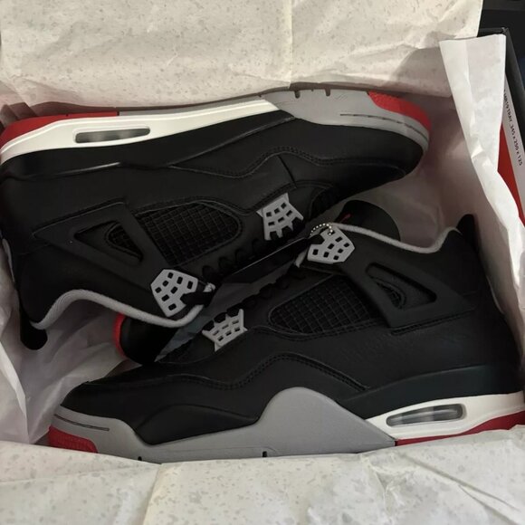Athletic_Shoes